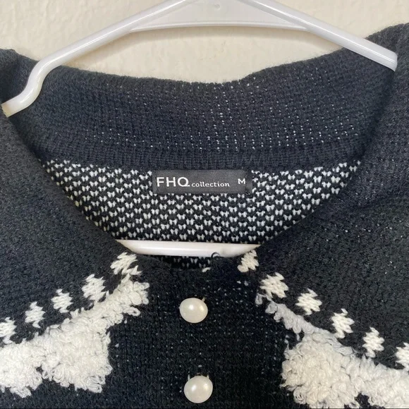 Cute sweater! - Picture 6 of 12